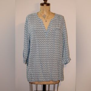 Women’s blouse / light blue and white / 2x / Susan Bristol Brand